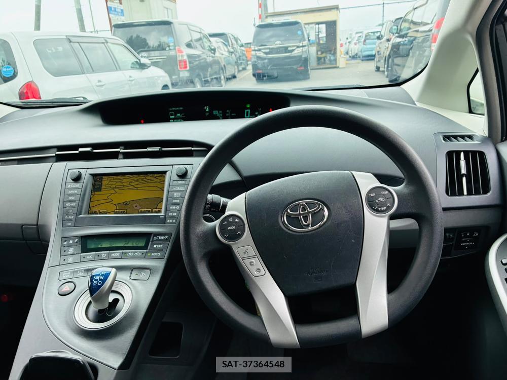 Toyota PRIUS 2011-06 8112290-13