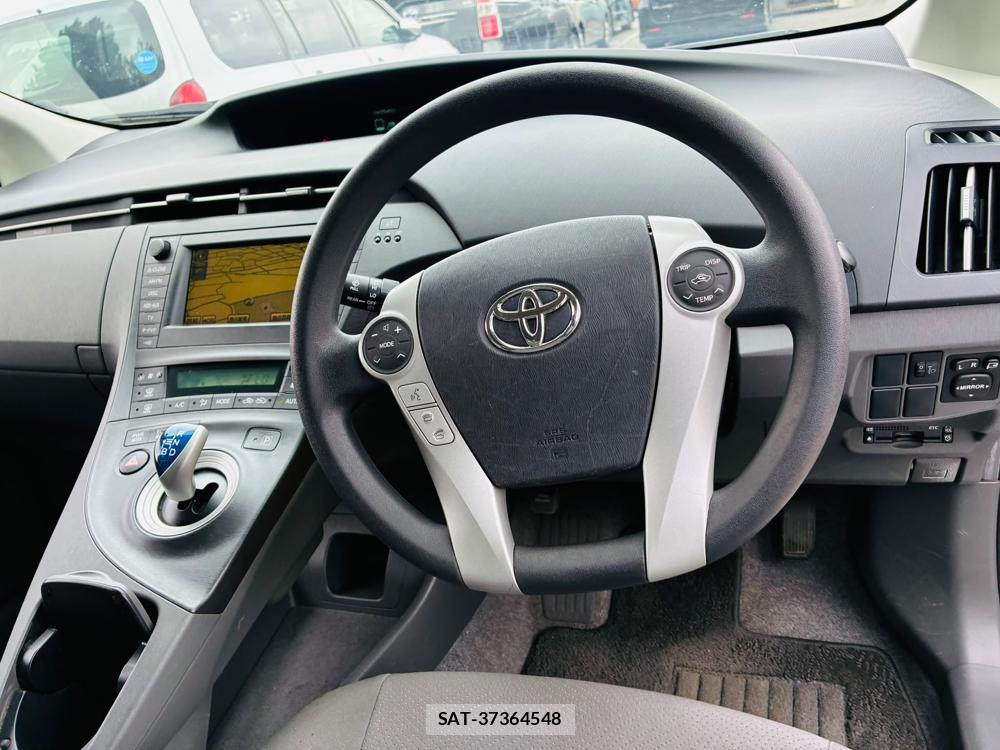 Toyota PRIUS 2011-06 8112290-14