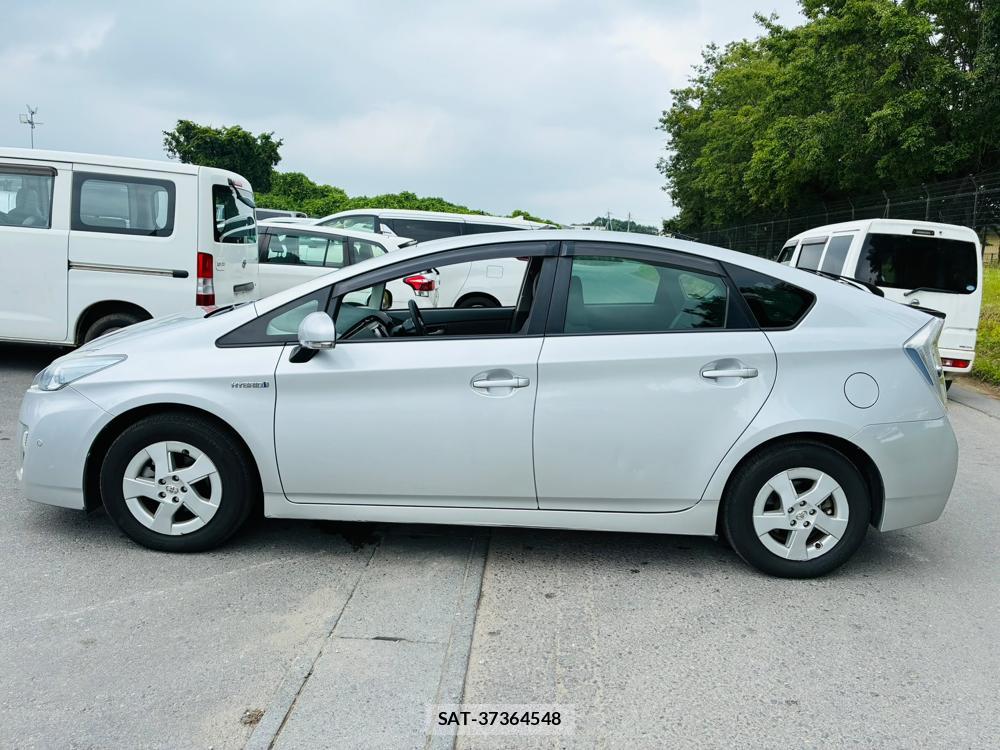 Toyota PRIUS 2011-06 8112290-1