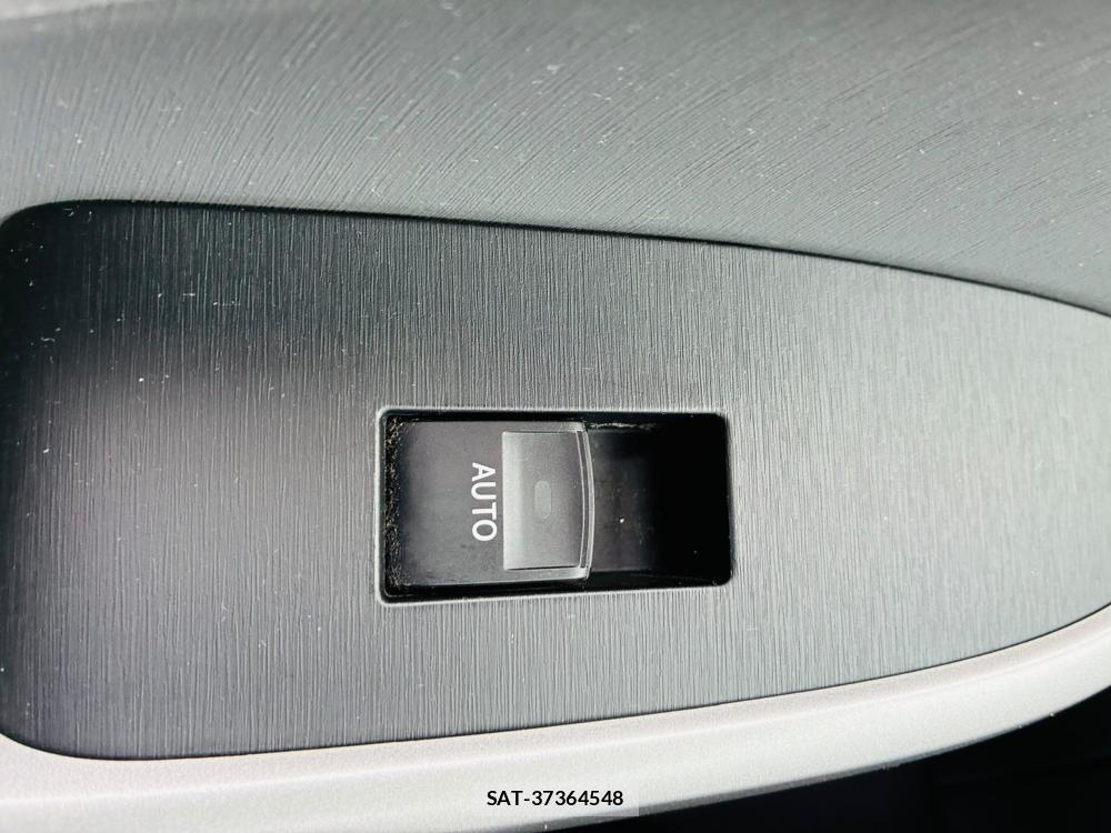 Toyota PRIUS 2011-06 8112290-22