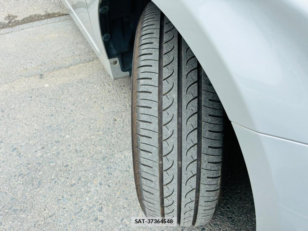 Toyota PRIUS 2011-06 8112290-31