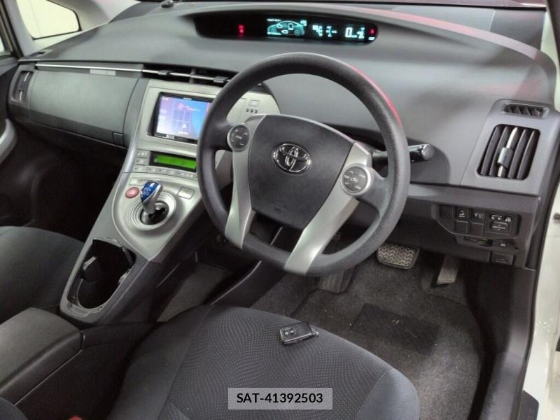 Toyota PRIUS 2015-02 8252486-4