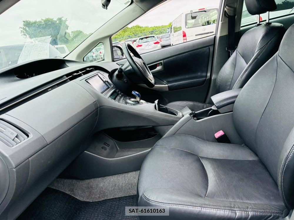 Toyota PRIUS 2011/07 8173291-10