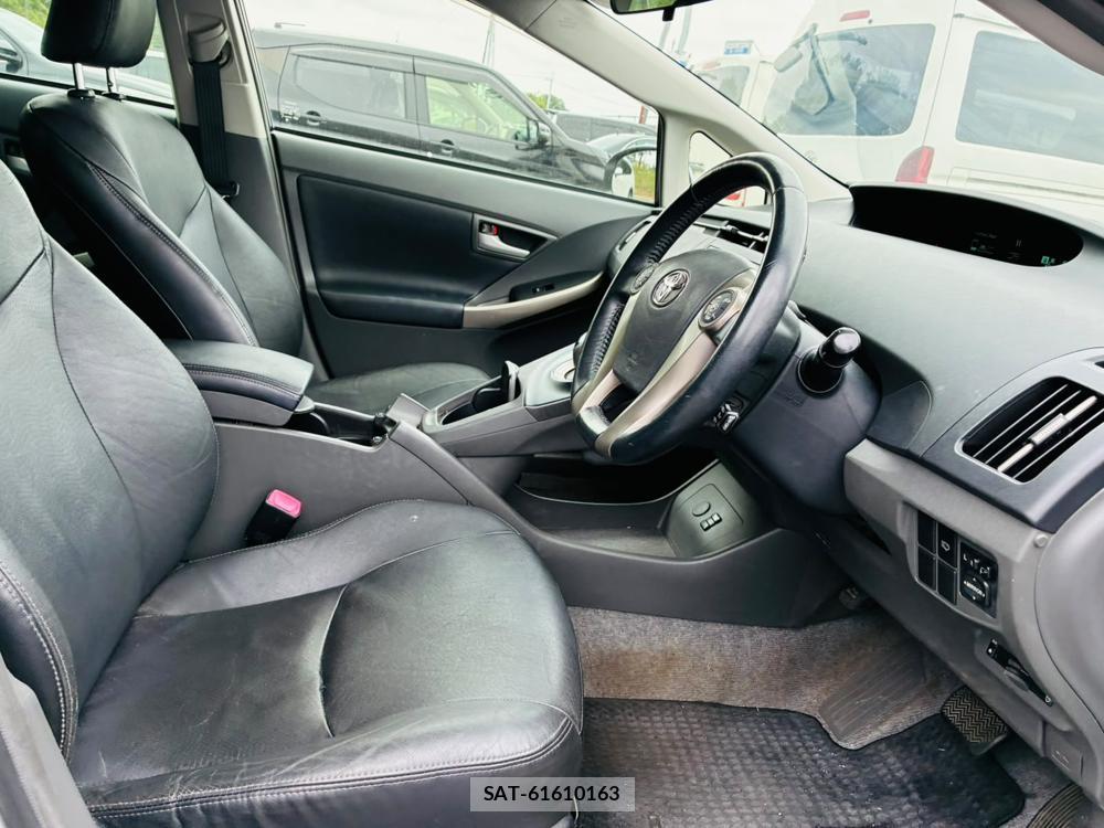 Toyota PRIUS 2011/07 8173291-11