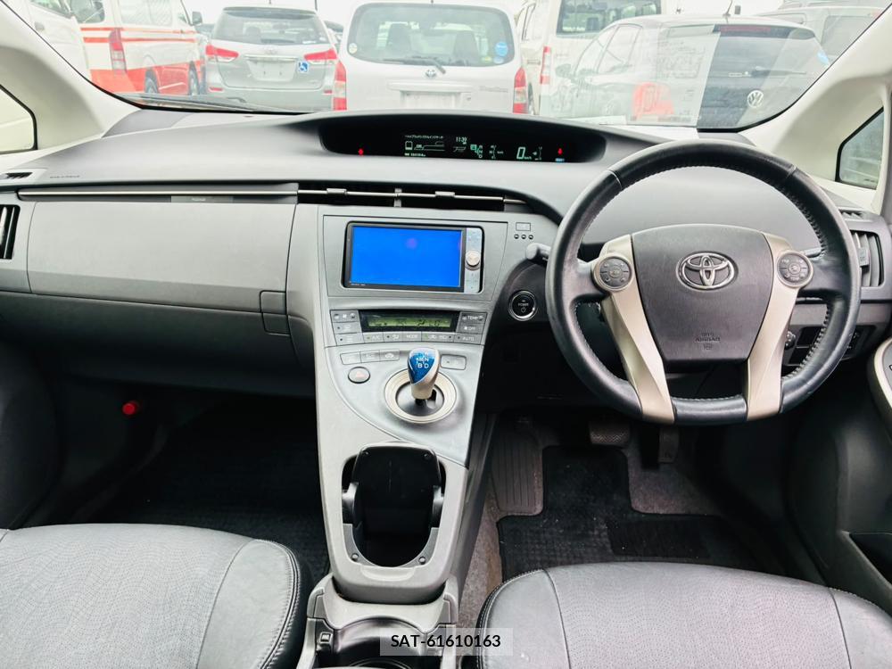 Toyota PRIUS 2011/07 8173291-12