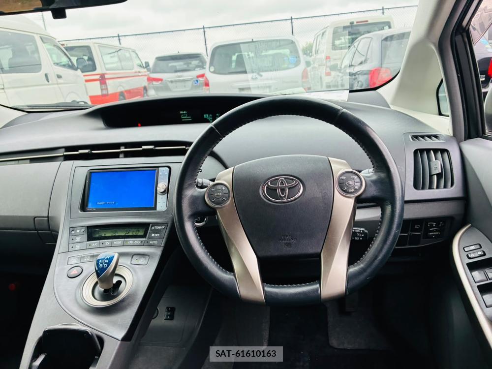 Toyota PRIUS 2011/07 8173291-13
