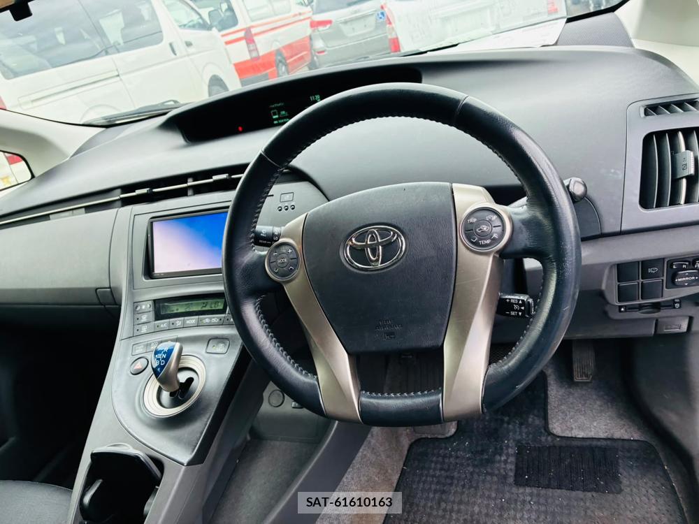 Toyota PRIUS 2011/07 8173291-14
