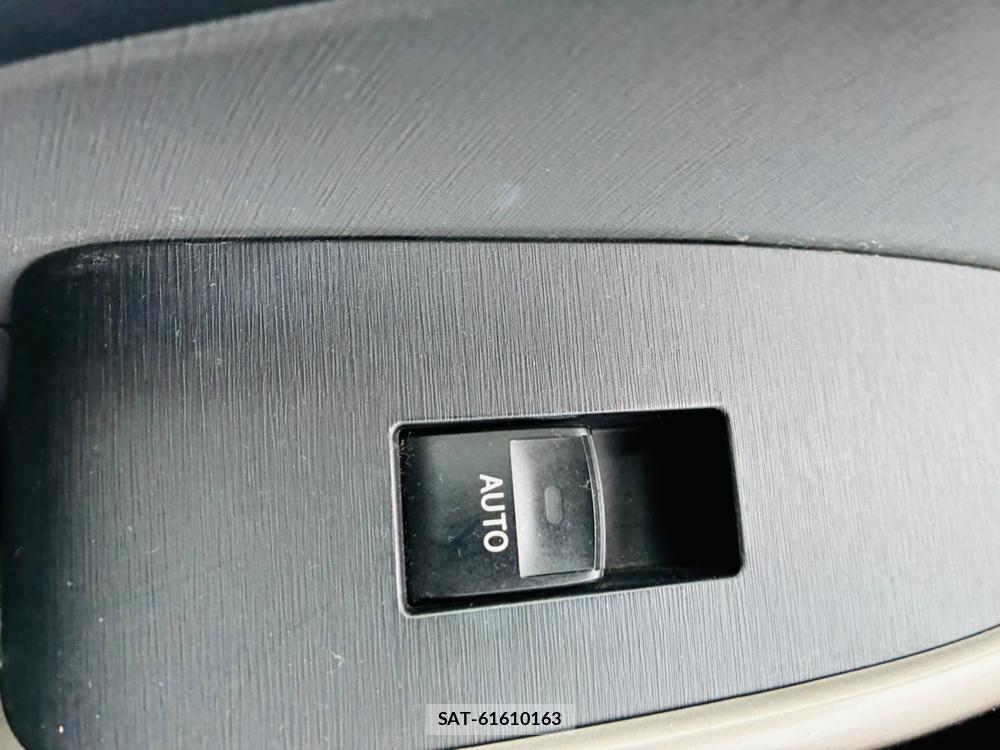 Toyota PRIUS 2011/07 8173291-21