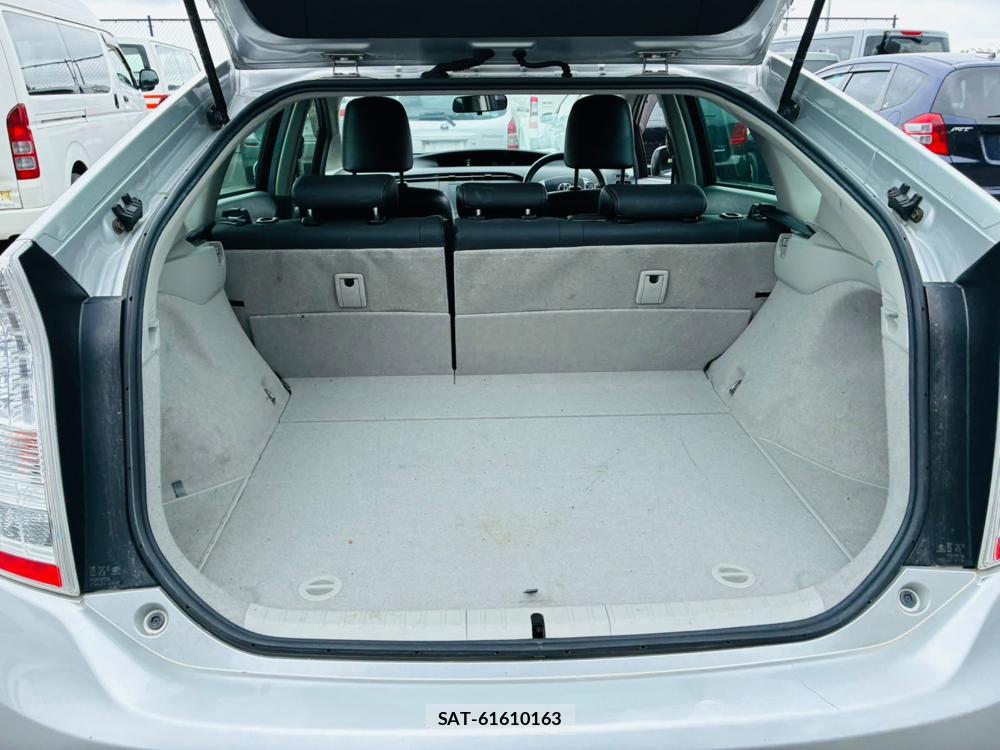 Toyota PRIUS 2011/07 8173291-23
