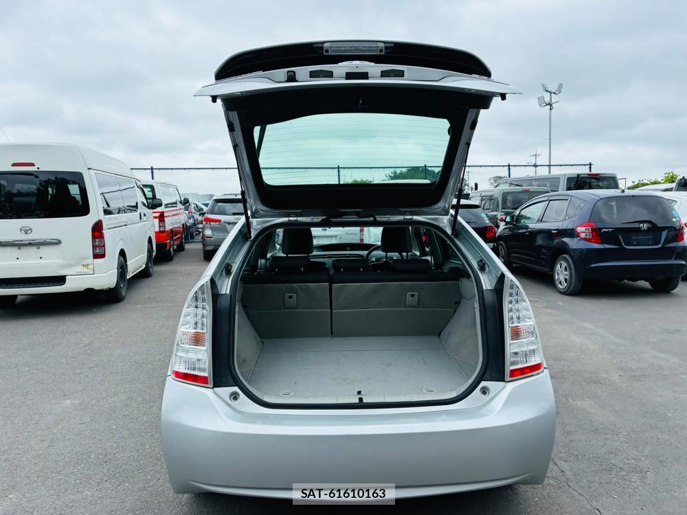 Toyota PRIUS 2011/07 8173291-24