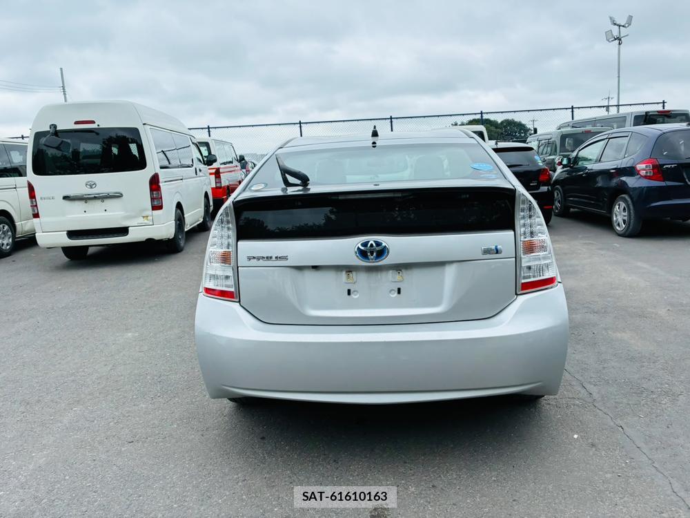 Toyota PRIUS 2011/07 8173291-3