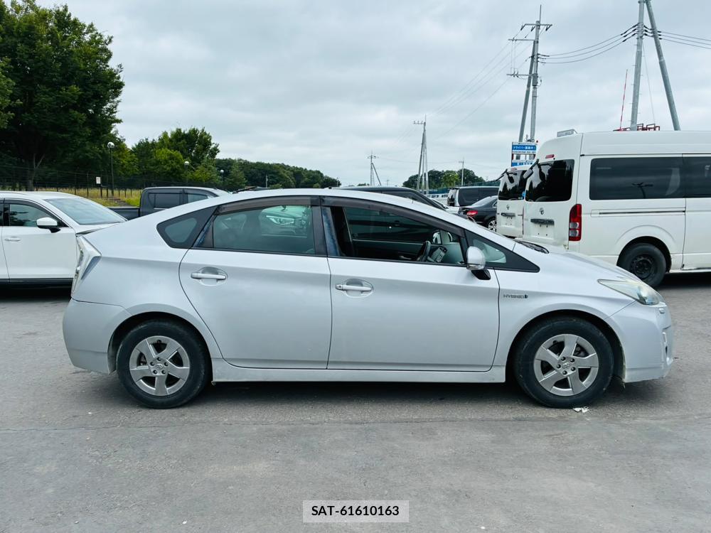 Toyota PRIUS 2011/07 8173291-5