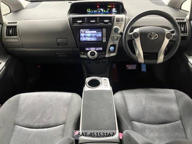 Toyota PRIUS ALPHA 2012-01 521233-1