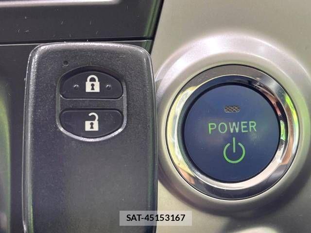 Toyota PRIUS ALPHA 2012-01 521233-7