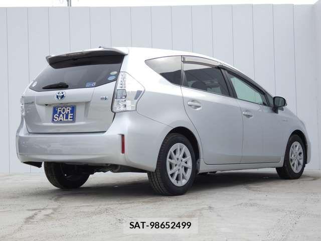 Toyota PRIUS ALPHA 2011-12 744362-7