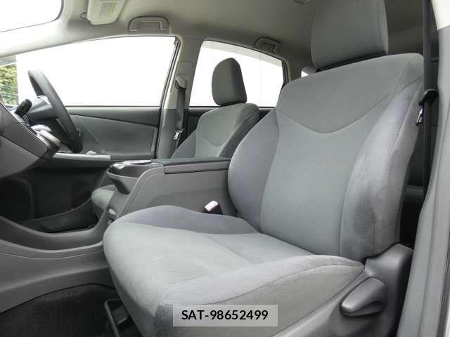 Toyota PRIUS ALPHA 2011-12 744362-8