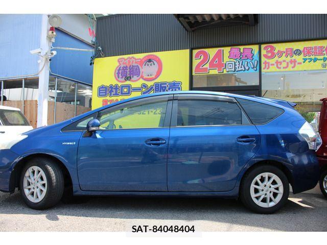 Toyota PRIUS ALPHA 2013-07 1204497-4
