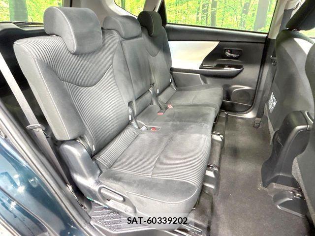 Toyota PRIUS ALPHA 2016-09 1489797-8
