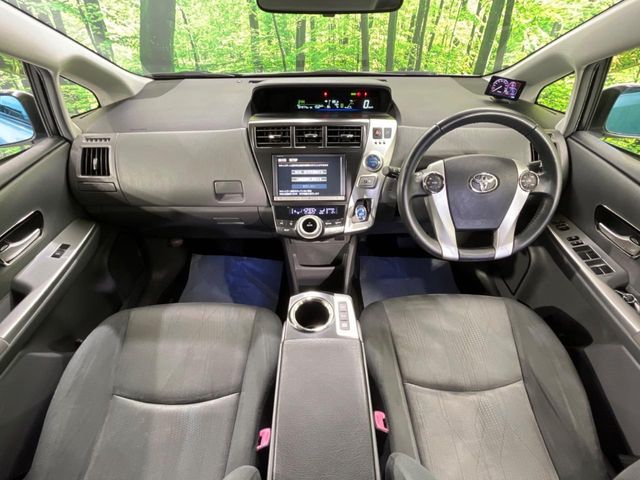 Toyota PRIUS ALPHA 2013-07 3680885-1