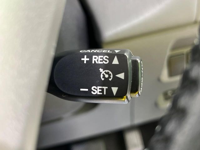 Toyota PRIUS ALPHA 2013-07 3680885-5