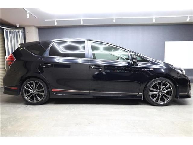Toyota PRIUS ALPHA 2018-08 3680826-10