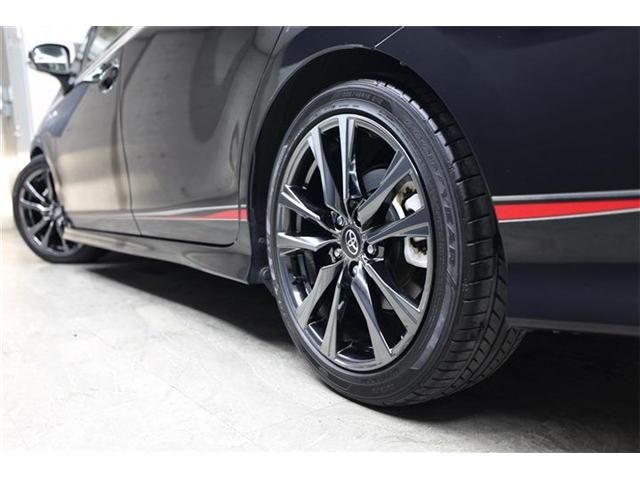 Toyota PRIUS ALPHA 2018-08 3680826-13