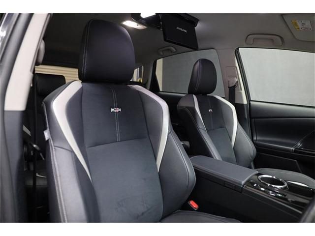 Toyota PRIUS ALPHA 2018-08 3680826-18
