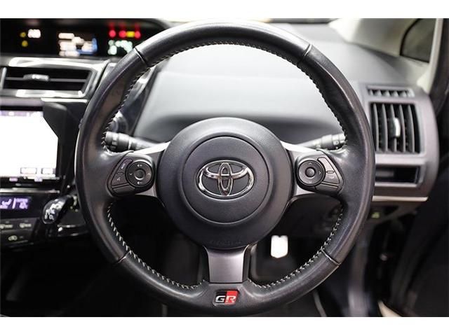 Toyota PRIUS ALPHA 2018-08 3680826-20