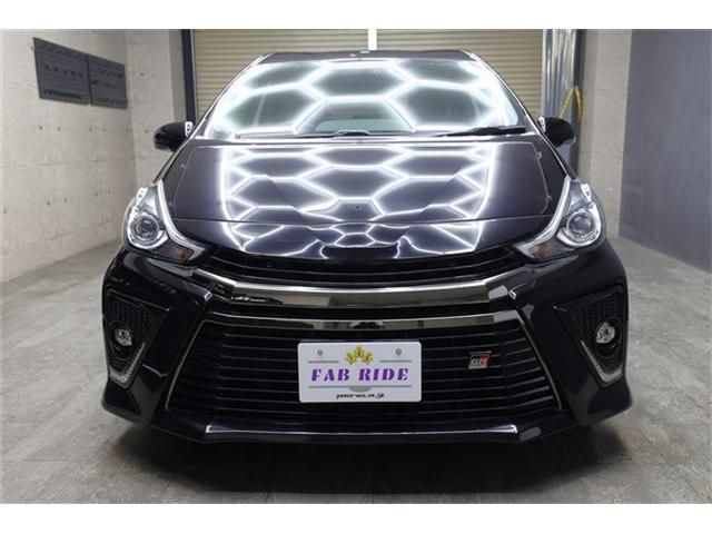 Toyota PRIUS ALPHA 2018-08 3680826-4