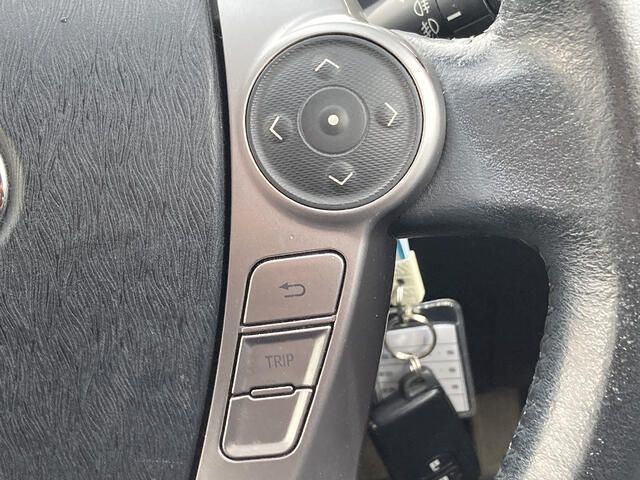 Toyota PRIUS ALPHA 2015-11 3680835-12