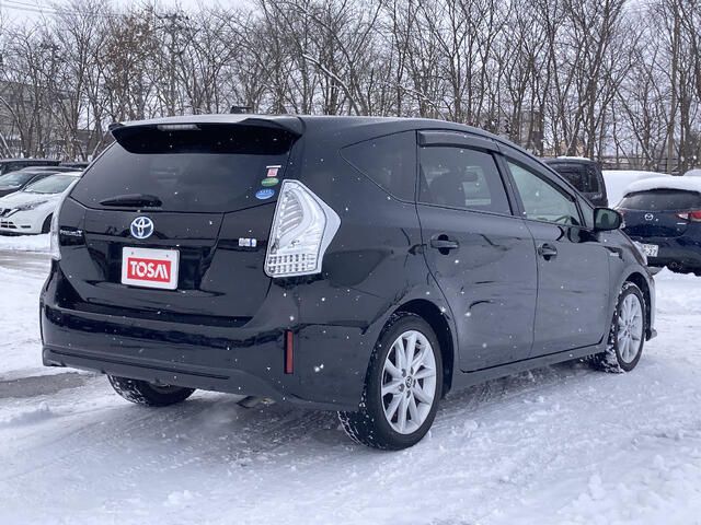 Toyota PRIUS ALPHA 2015-11 3680835-4