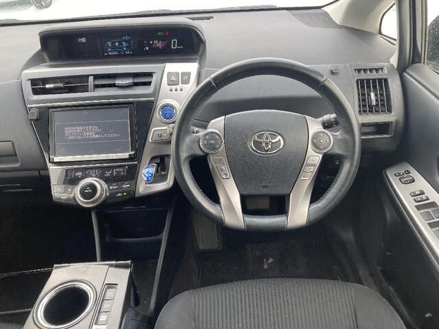 Toyota PRIUS ALPHA 2015-11 3680835-6