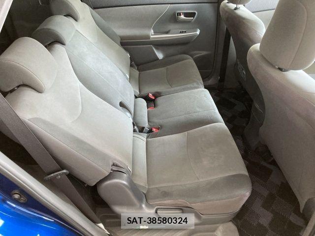 Toyota PRIUS ALPHA 2013-02 3935458-12
