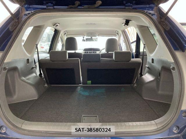 Toyota PRIUS ALPHA 2013-02 3935458-15