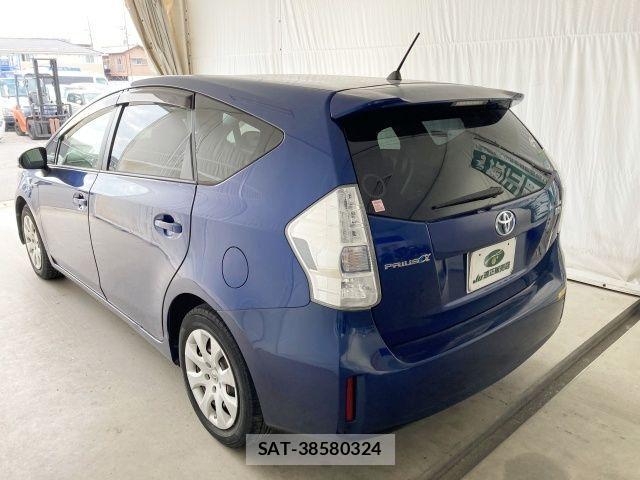 Toyota PRIUS ALPHA 2013-02 3935458-2