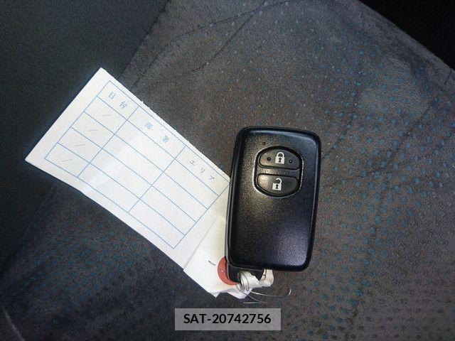 Toyota PRIUS ALPHA 2014-03 4111071-21