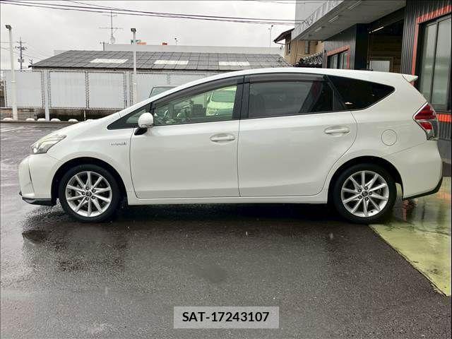 Toyota PRIUS ALPHA 2014-11 4140486-17