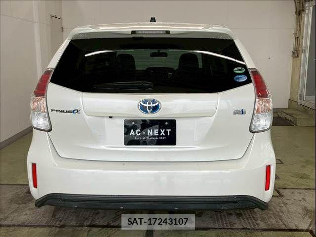 Toyota PRIUS ALPHA 2014-11 4140486-18