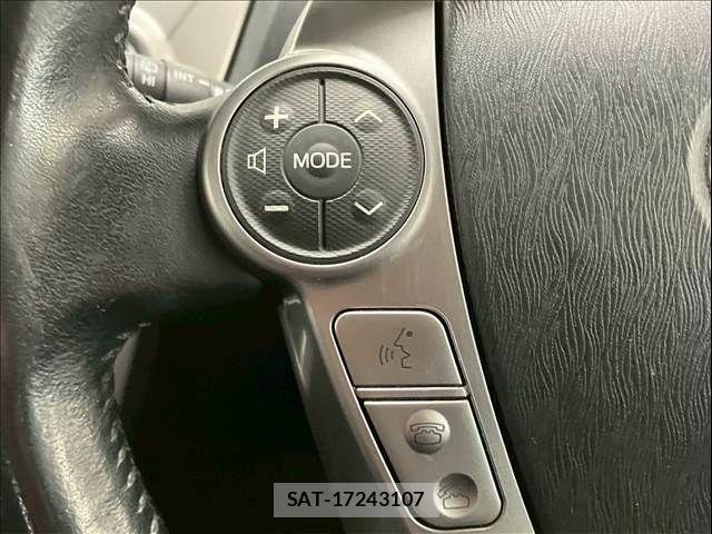 Toyota PRIUS ALPHA 2014-11 4140486-3