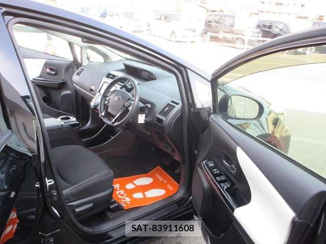 Toyota PRIUS ALPHA 2016-11 4329661-9