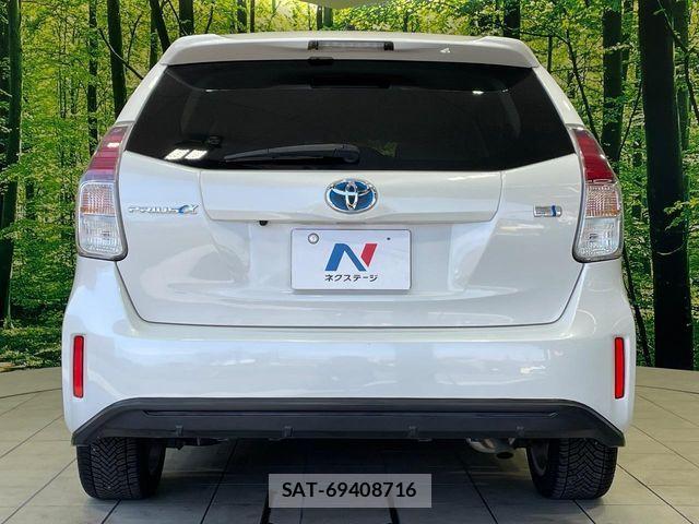 Toyota PRIUS ALPHA 2015-11 4757096-13