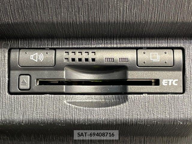 Toyota PRIUS ALPHA 2015-11 4757096-5