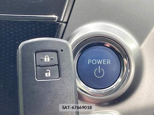 Toyota PRIUS ALPHA 2019-02 5876000-6