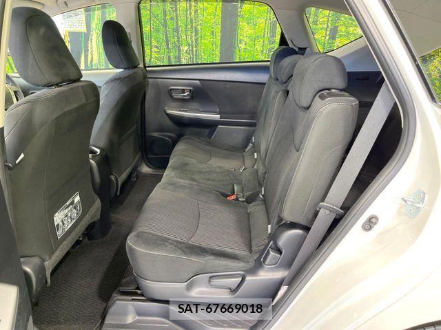 Toyota PRIUS ALPHA 2019-02 5876000-8