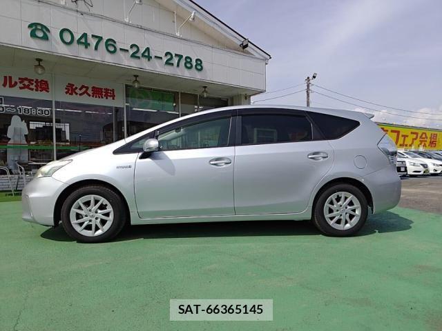 Toyota PRIUS ALPHA 2013-11 5876020-11