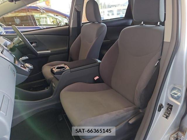 Toyota PRIUS ALPHA 2013-11 5876020-21
