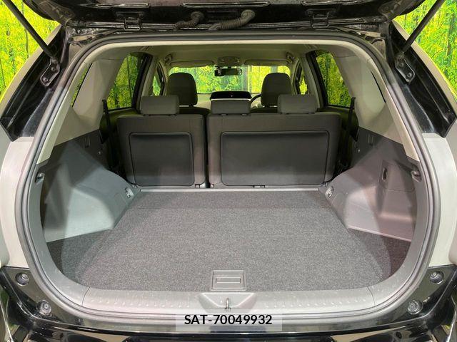 Toyota PRIUS ALPHA 2013-02 5876028-9