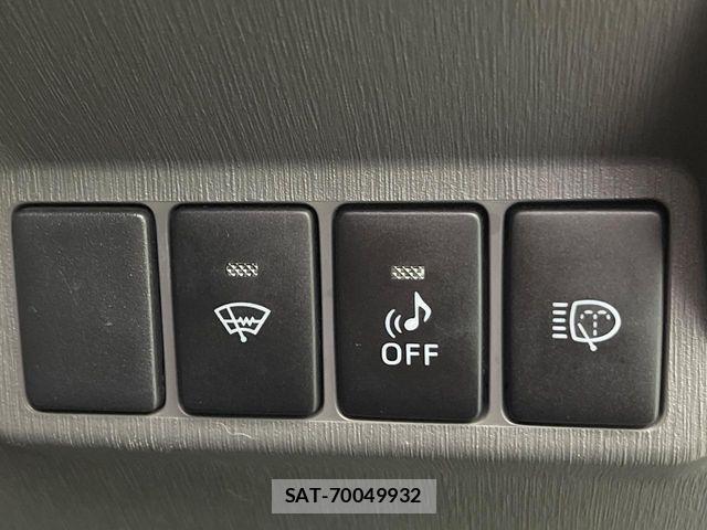 Toyota PRIUS ALPHA 2013-02 5876028-2