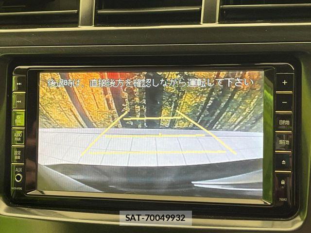 Toyota PRIUS ALPHA 2013-02 5876028-4