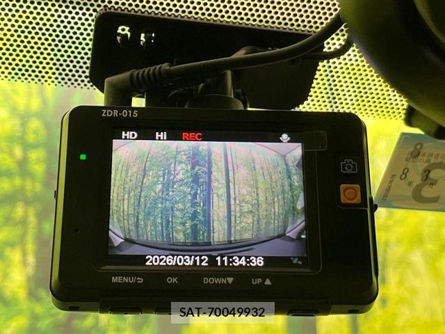 Toyota PRIUS ALPHA 2013-02 5876028-6